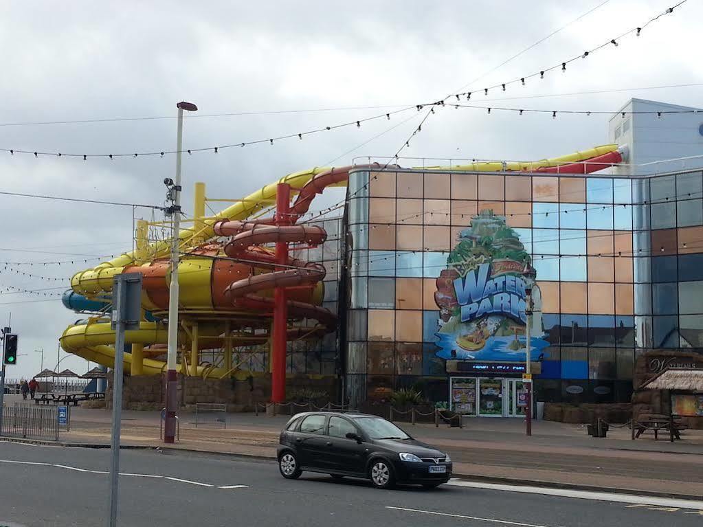 Manchester House Bed & Breakfast Blackpool Exterior photo